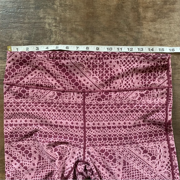 Fabletics lace capris pink and burgundy leggings - Picture 8 of 11